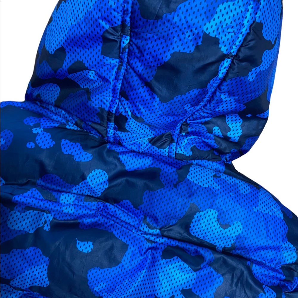 Cloud9 Champion puffer jacket, array of blues, pockets, hooded size: Medium - Picture 3 of 4